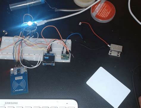 Cloning an RFID Tag to avoid paying for a duplicate : r/hacking 